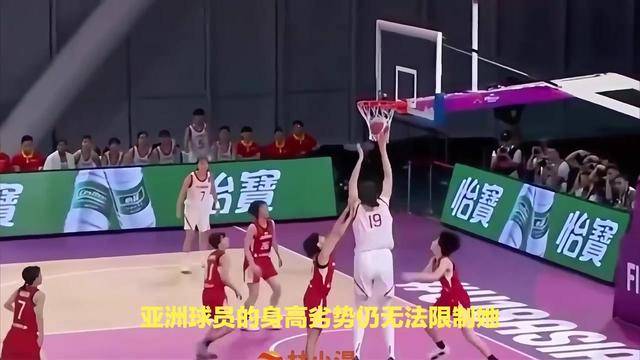 莱万多夫斯基重返赛场,最后时刻胜出首场状态出色,老鹰观众沸腾!赛场气氛高涨的简单介绍 莱万多夫斯基重返赛场,最后时刻胜出首场状态出色,老鹰观众沸腾!赛场气氛高涨的简单介绍