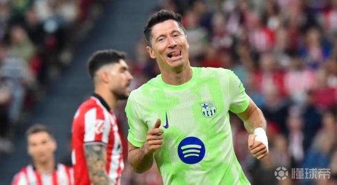 莱万多夫斯基重返赛场,最后时刻胜出首场状态出色,老鹰观众沸腾!赛场气氛高涨的简单介绍 莱万多夫斯基重返赛场,最后时刻胜出首场状态出色,老鹰观众沸腾!赛场气氛高涨的简单介绍